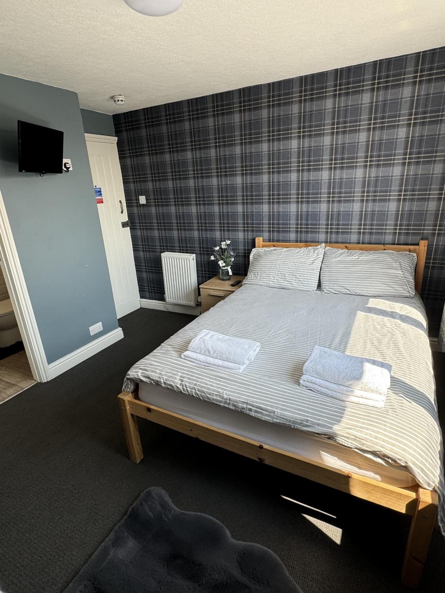 Shore Lodge New Quay エクステリア 写真