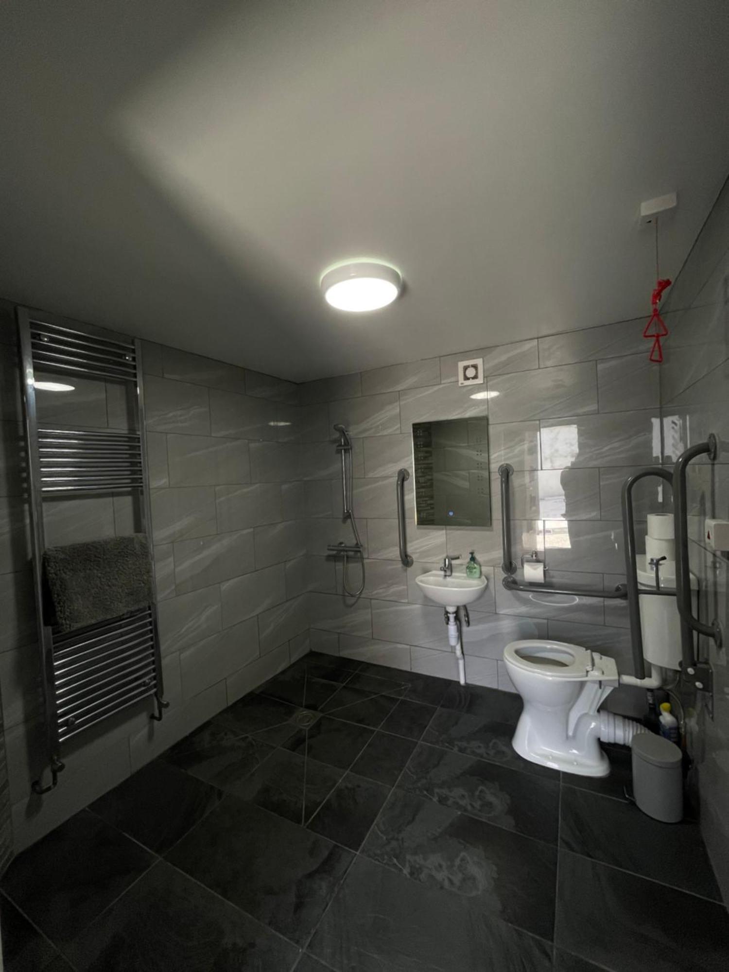 Shore Lodge New Quay エクステリア 写真
