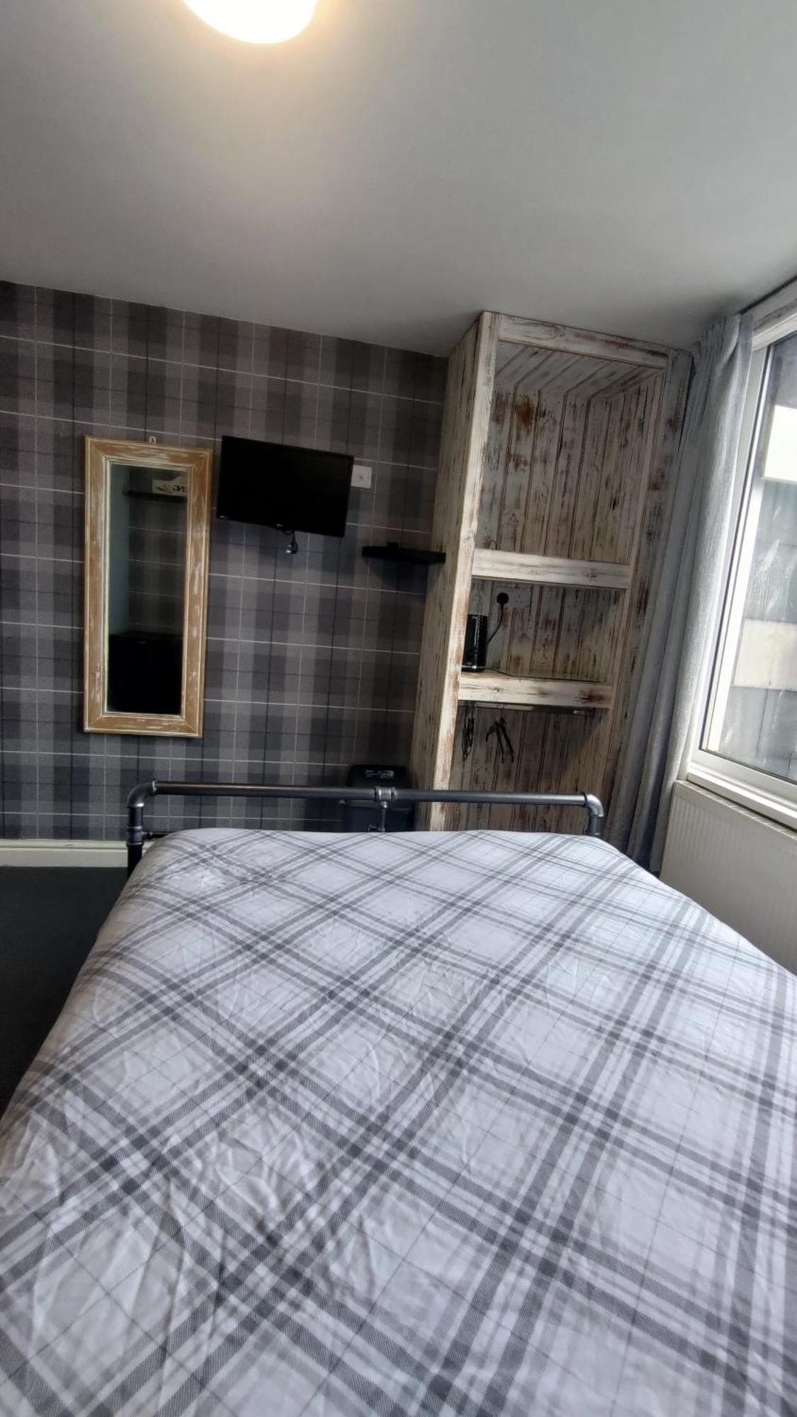Shore Lodge New Quay エクステリア 写真
